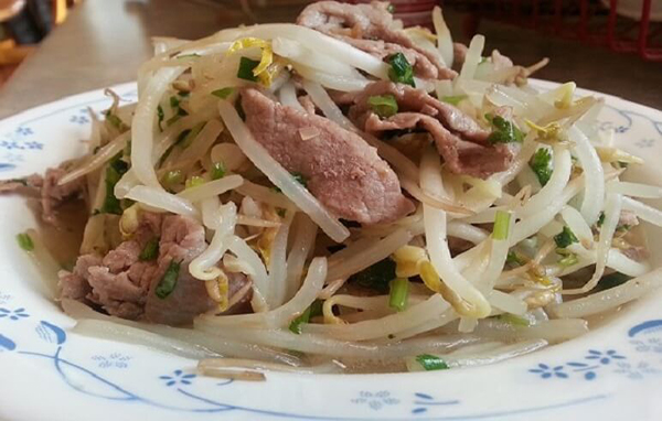 Thịt bò áp chảo cuộn dưa leo giúp giảm cân